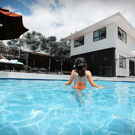 Swimming Pool Holiday Villa Auckland Exterior photo